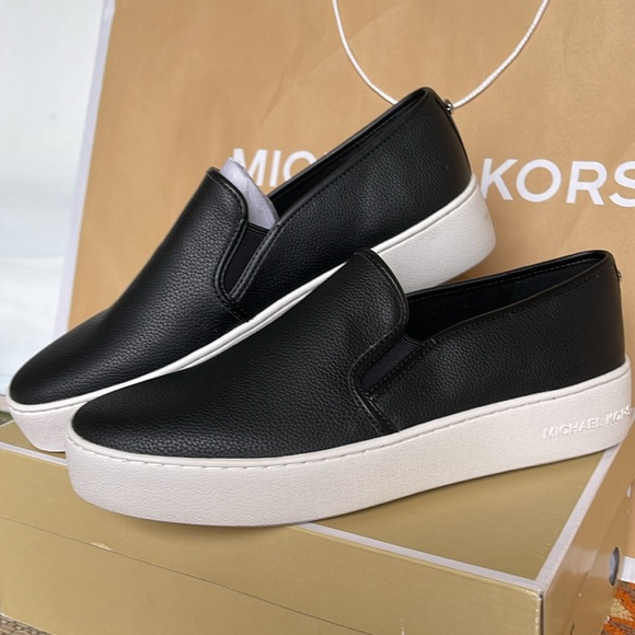 Michael Kors TEDDI SLIP ON
TUMBLED FAUX LTHR
49T2TEFP1L
Black 
Platform Sneakers - Picture 5 of 16